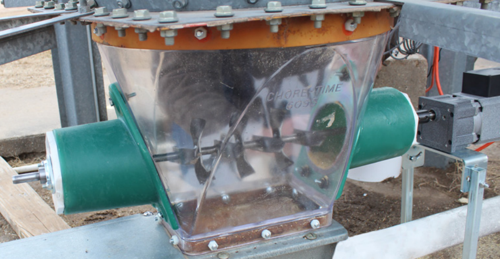 Flow Pro’s  unique design allows it to be  installed on either empty or full  bins so it can start promoting  mass-flow, first-in, first-out feed  delivery immediately.