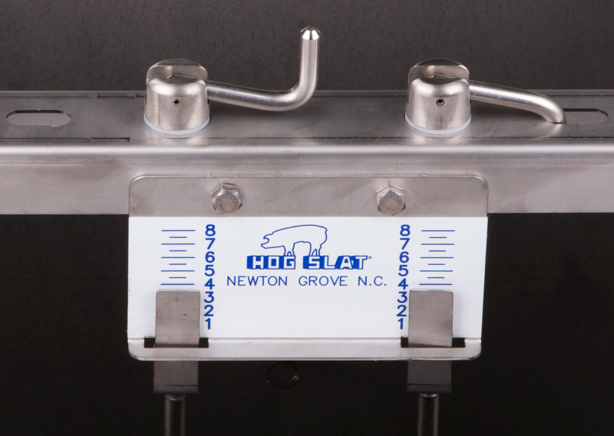 AccuCrank handles are easily adjusted to specific settings on the index plate and locked back into place.