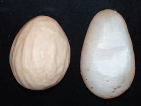 209.210.211</strong>The egg drop syndrome - 1976 (EDS 76) is an infectious disease in layer hens manifested by a quick drop in egg production, failure to reach peak production, irregularly shaped eggs, soft-shelled or shell-less eggs and depigmentation. The aetiological agent is an adenovirus of group III. The horizontal transmission occurs slowly in battery systems and rapidly in floor housing systems.
The first sign is the loss of egg pigmentation, rapidly followed by the appearance of soft-shelled, shell-less of deformed-shell eggs. If defective eggs are discarded, the remaining ones have no problem with fertilization and hatching. The drop could be sudden or prolonged. Usually, it lasts for 4-10 weeks and the egg production is reduced by about 40%. Apart the inactive ovaries and oviduct atrophy, other lesions are not discovered. The replication of the virus in epithelial cells of oviduct glands results in severe inflammatory and dystrophic changes in the mucous coat. The appearance of eggs with impaired quality and the dropped egg production are suggestive for EDS 76. The diagnosis is supported by some serological studies and is confirmed after isolation and identification of the virus. In many instances, no antibodies are detected in infected flocks until egg production approaches levels between 50% and peak production.